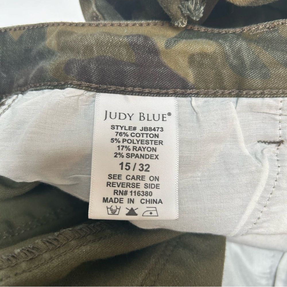 Judy Blue Camouflage Camo Distressed Skinny Fit Jeans Style #8473 Size 15/32 - Picture 3 of 5